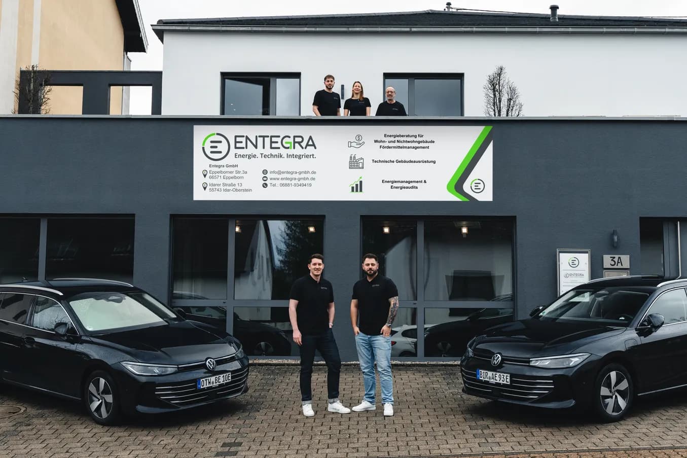 Entegra GmbH Firmengebäude mit Team in Eppelborn, Saarland